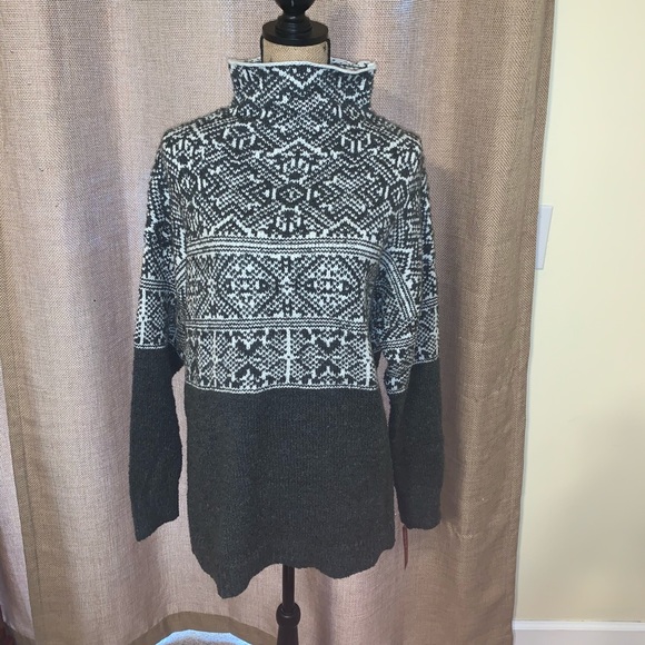 Turtle neck winter sweater - Picture 2 of 5